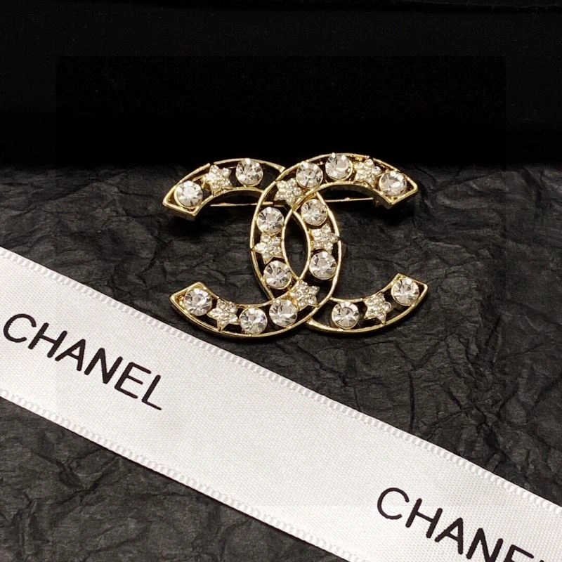 Tailored Chanel Brooches 231411