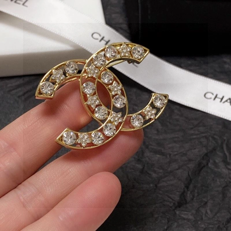 Tailored Chanel Brooches 231411