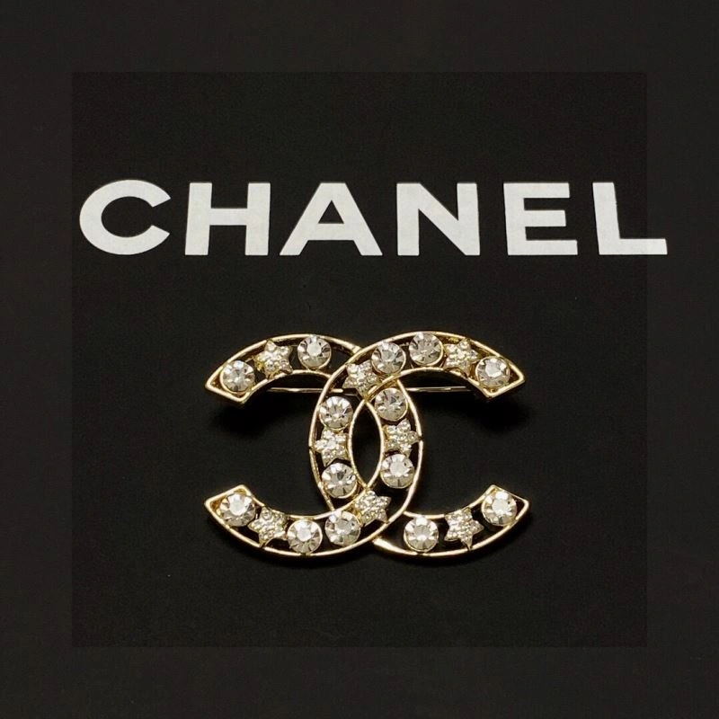 Tailored Chanel Brooches 231411