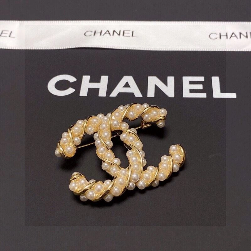 Chanel Brooches EyeCatching 231396