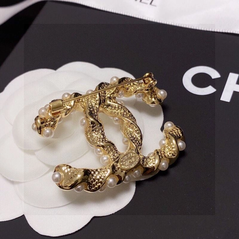 Chanel Brooches EyeCatching 231396