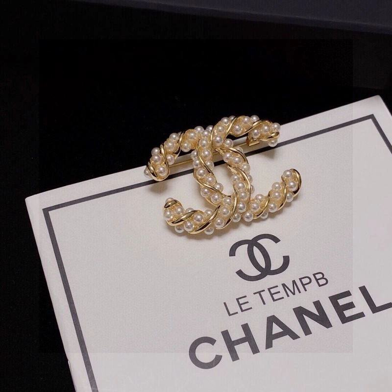 Chanel Brooches EyeCatching 231396
