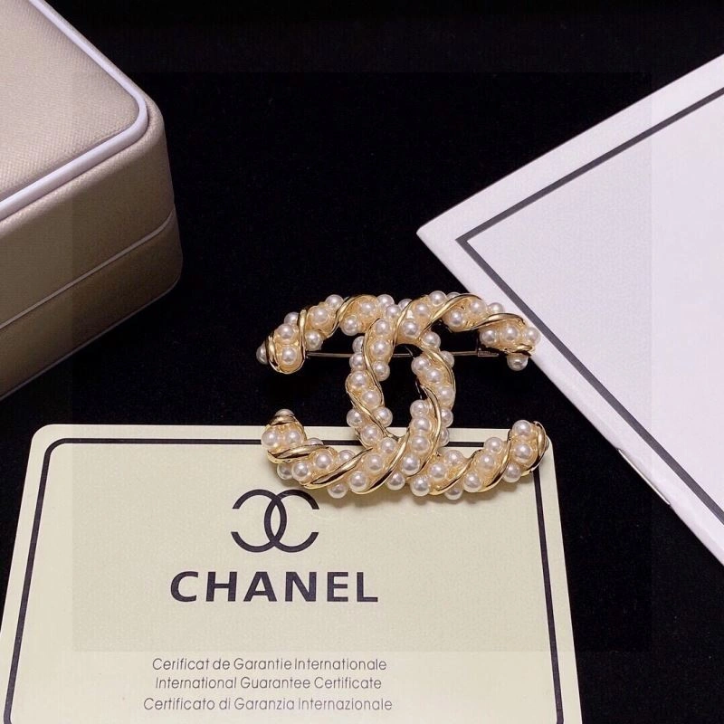 Chanel Brooches EyeCatching 231396