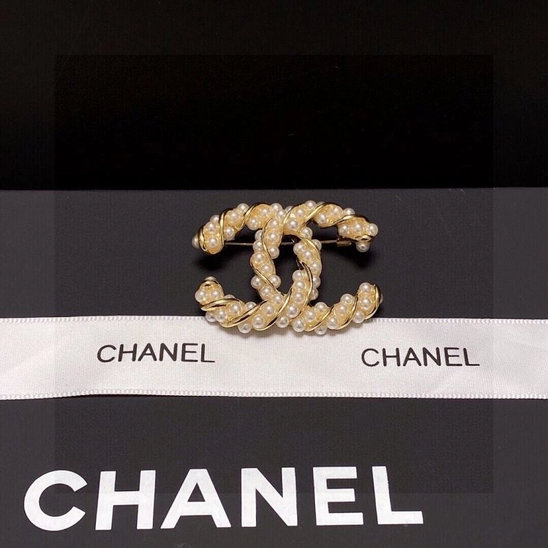 Chanel Brooches EyeCatching 231396