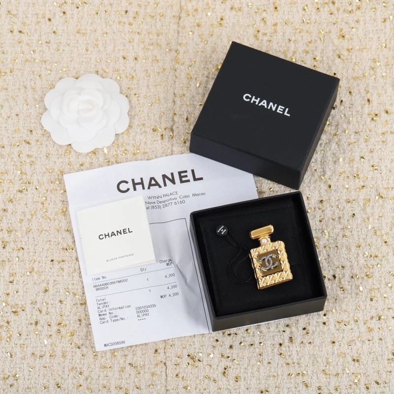 Original Chanel Brooches 231422