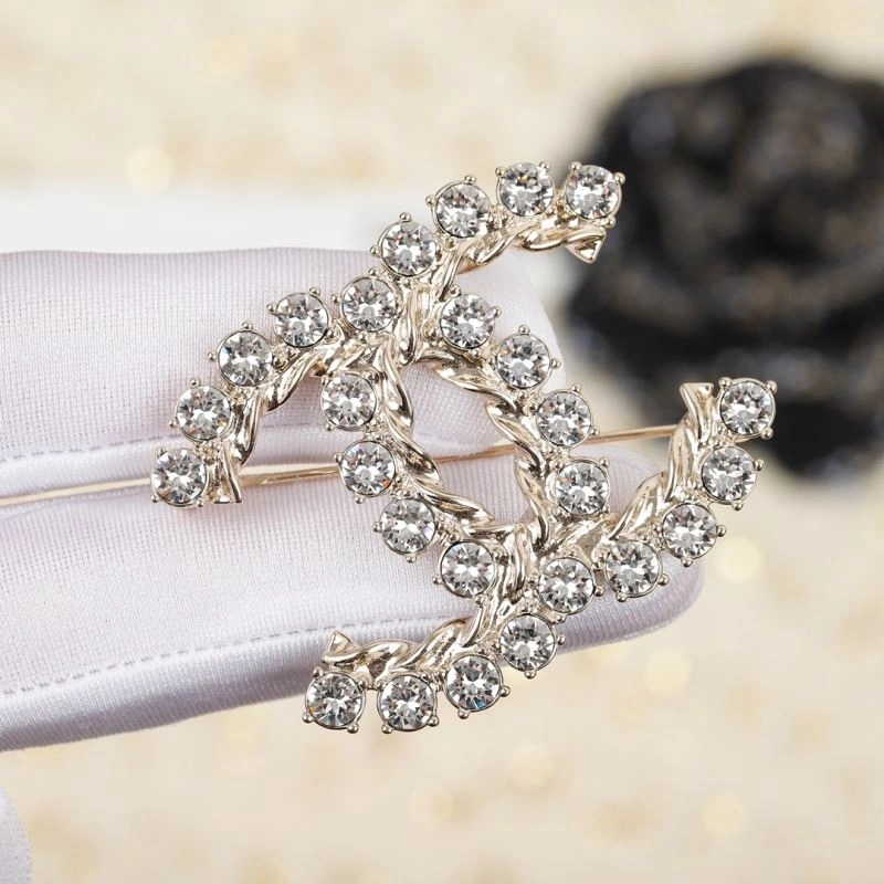 Attractive Chanel Brooches 231372
