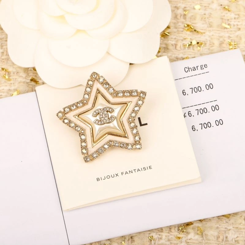 Sophisticated Chanel Brooches 231412