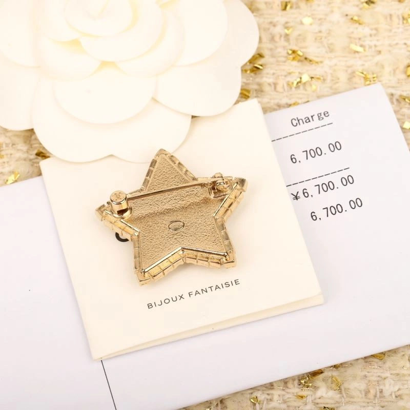 Sophisticated Chanel Brooches 231412