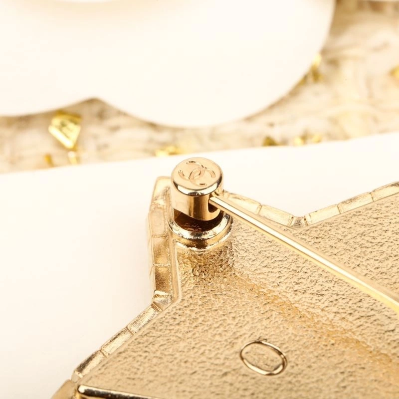 Sophisticated Chanel Brooches 231412