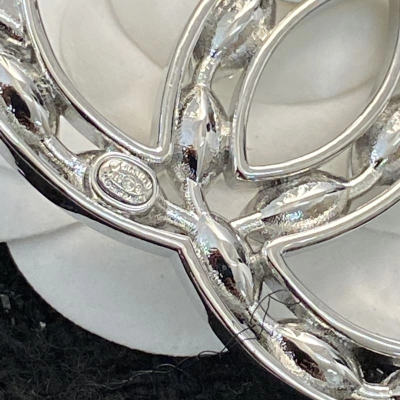 Chanel Brooches WrinkleFree 231369