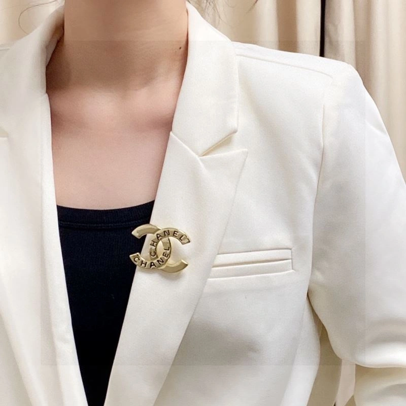 Chanel Brooches Functional 231356