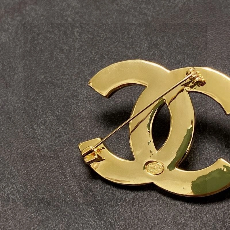 Chanel Brooches Functional 231356