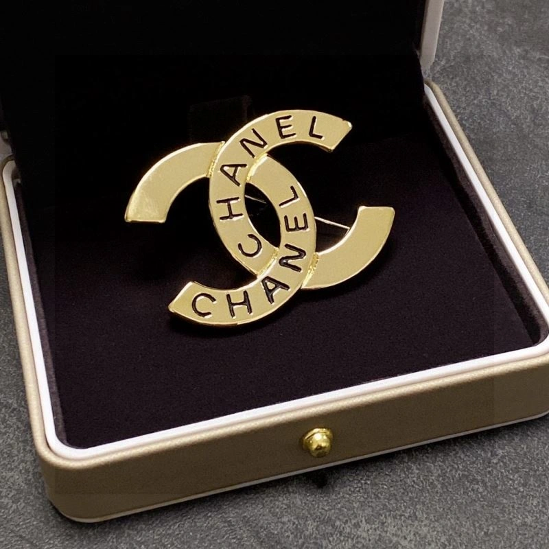 Chanel Brooches Functional 231356