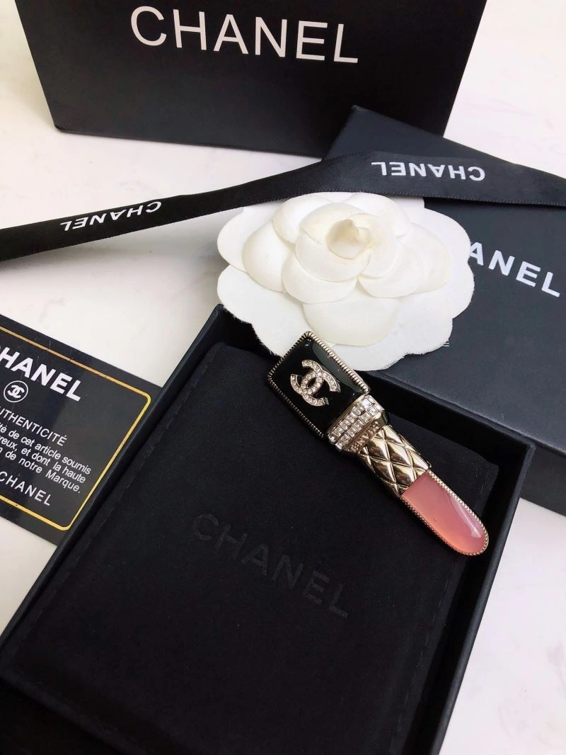 Casual Chanel Brooches 231349