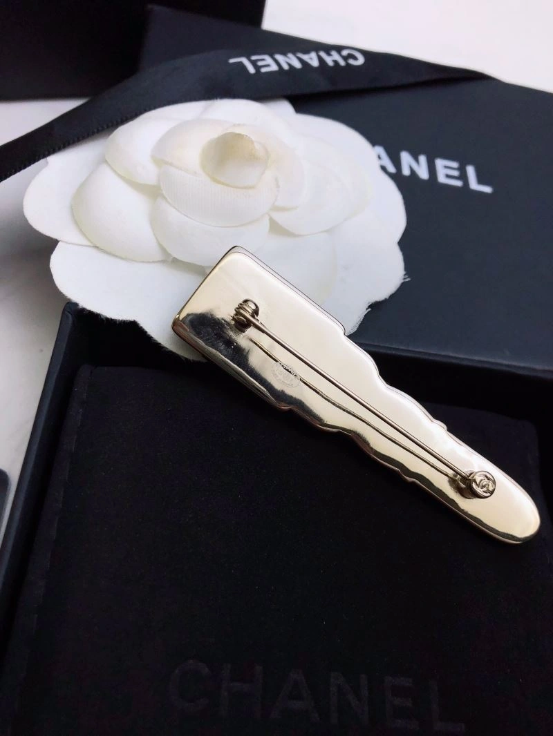 Casual Chanel Brooches 231349