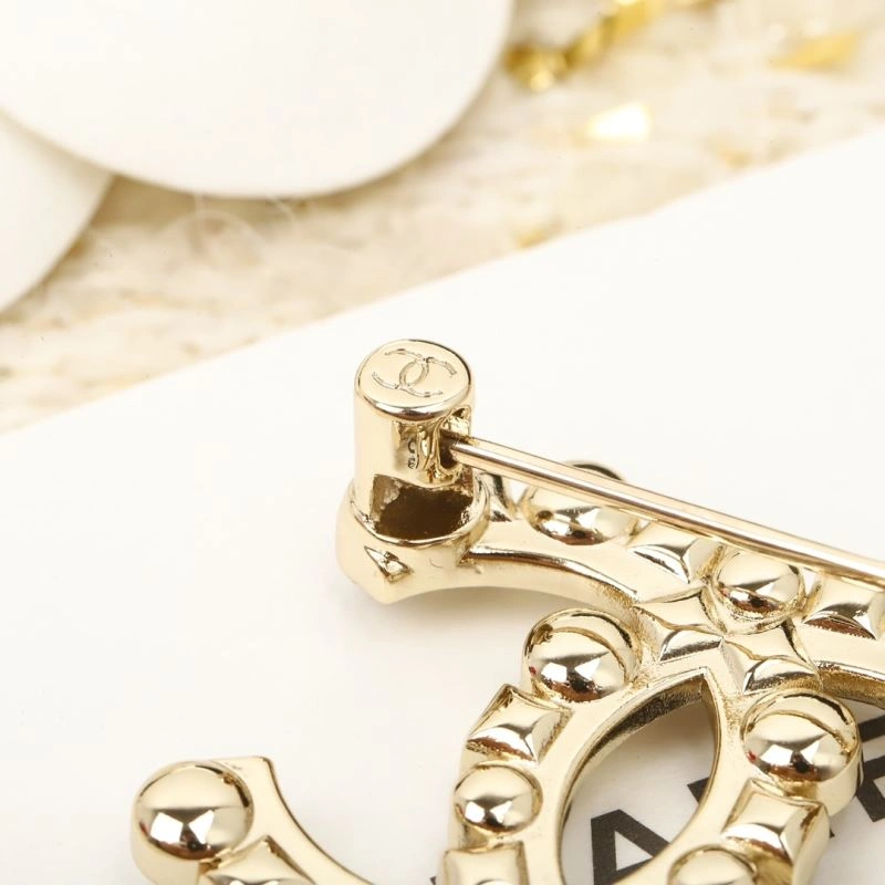 Chanel Brooches Resilient 231439