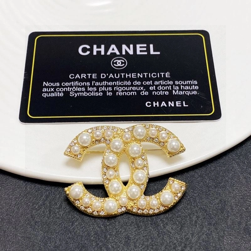 Chanel Brooches Affordable 231384