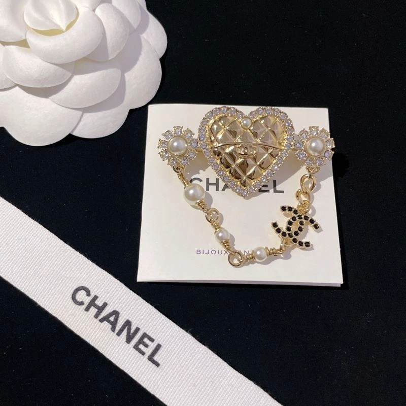 Seasonal Chanel Brooches 231359