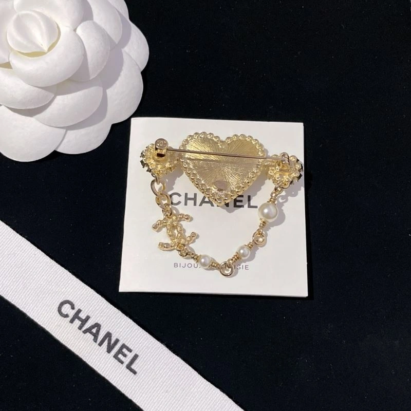 Seasonal Chanel Brooches 231359