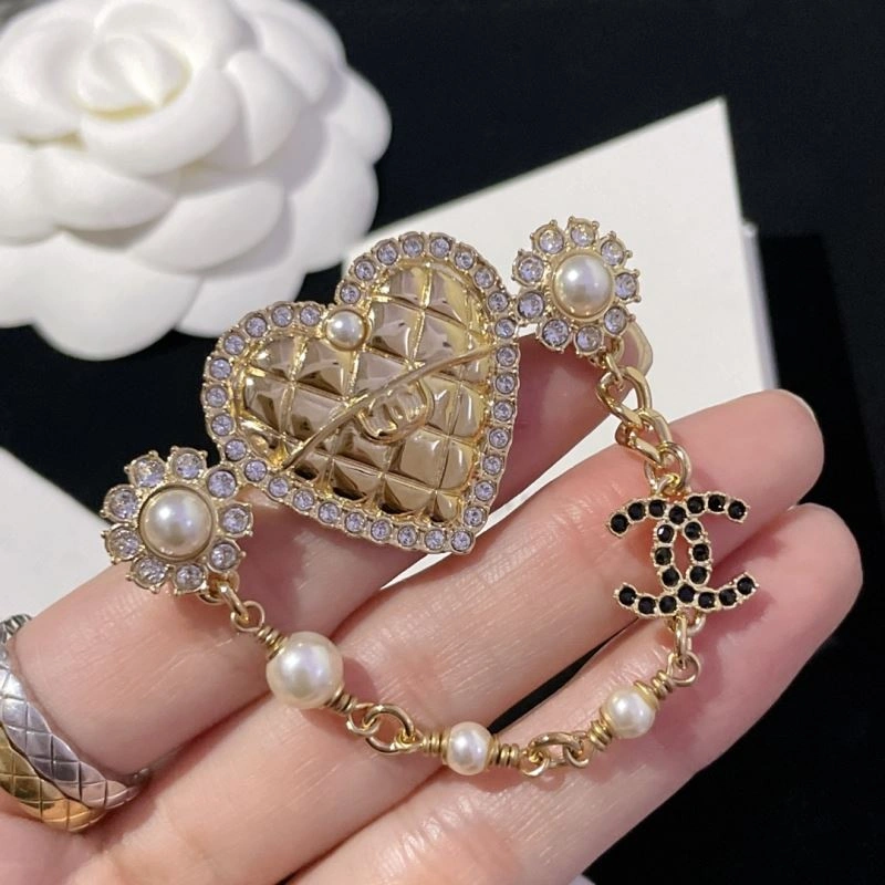Seasonal Chanel Brooches 231359