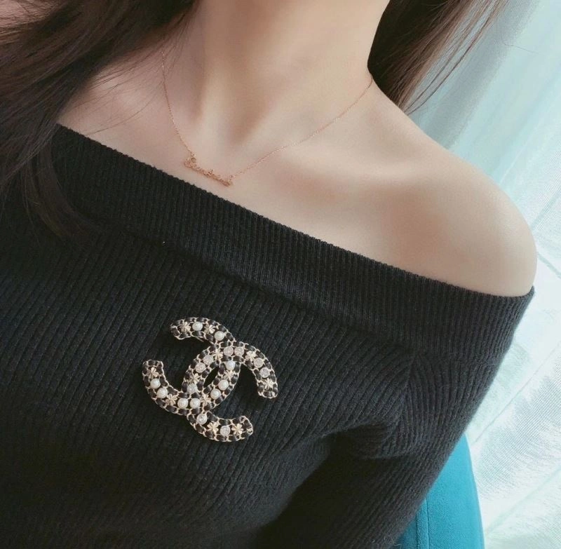 Chanel Brooches Durable 231371