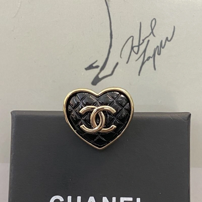 Chanel Brooches Practical 230948