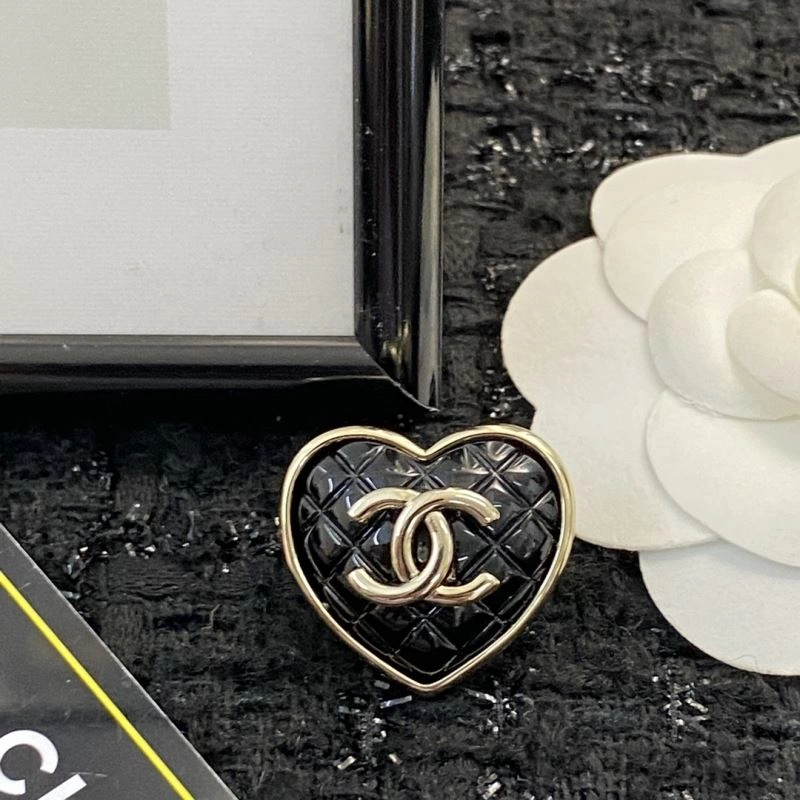 Chanel Brooches Practical 230948