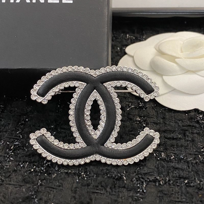 Chanel Brooches Affordable 230897