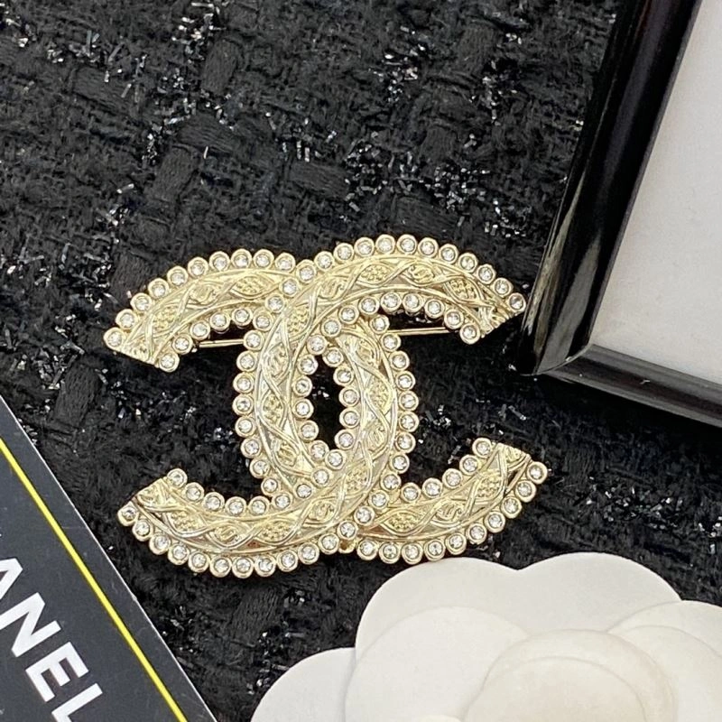 Modern Chanel Brooches 230901