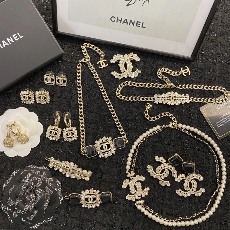 Chanel Brooches Soft 230831