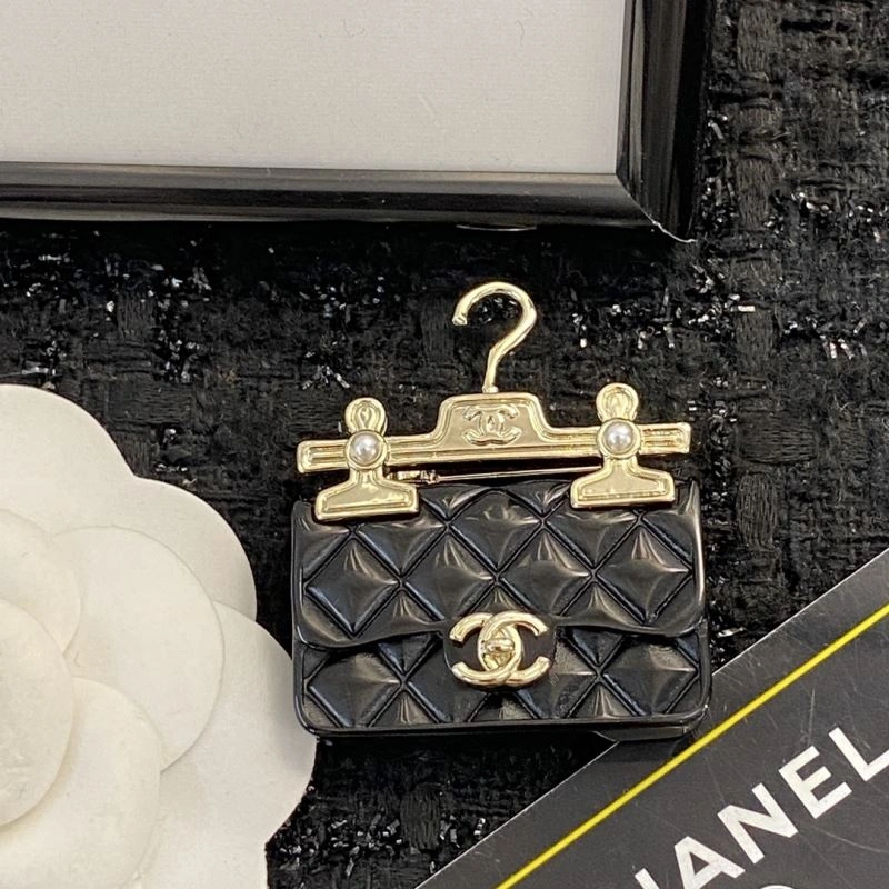 Chanel Brooches Comfortable 230822