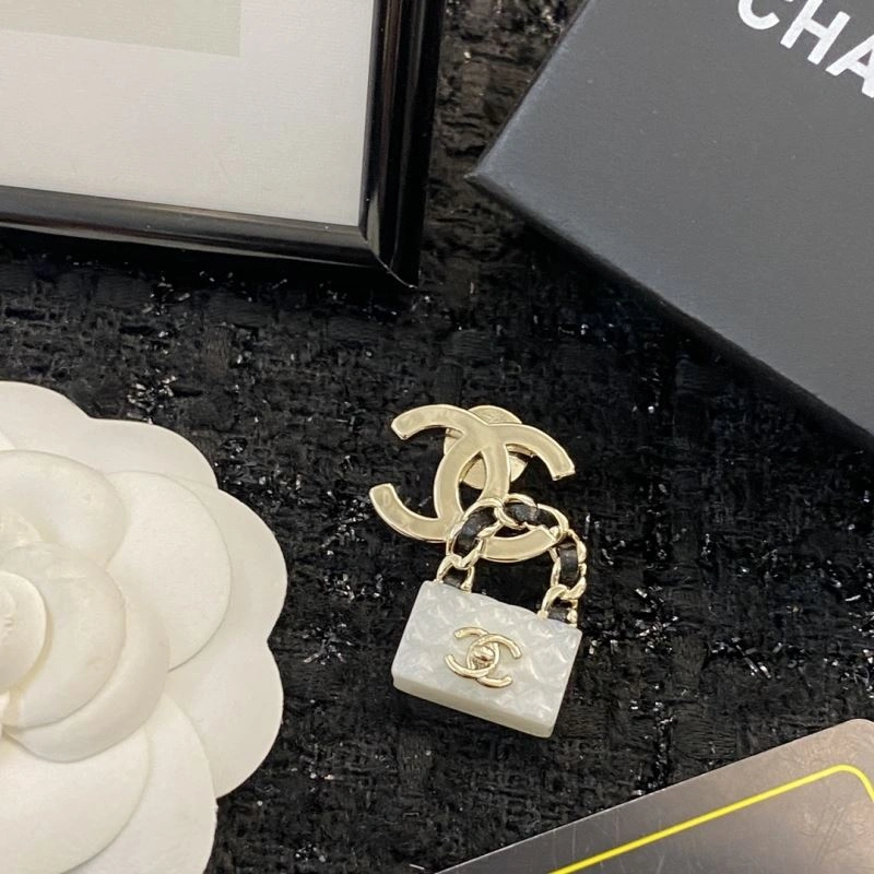 Effortless Chanel Brooches 230809