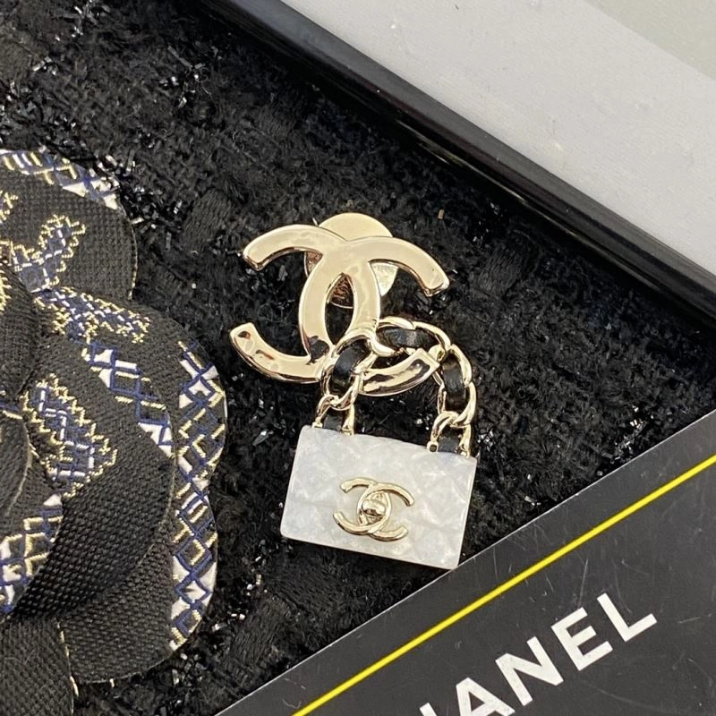 Effortless Chanel Brooches 230809