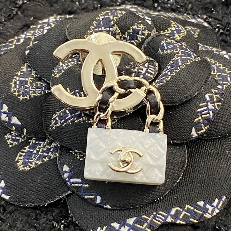 Effortless Chanel Brooches 230809