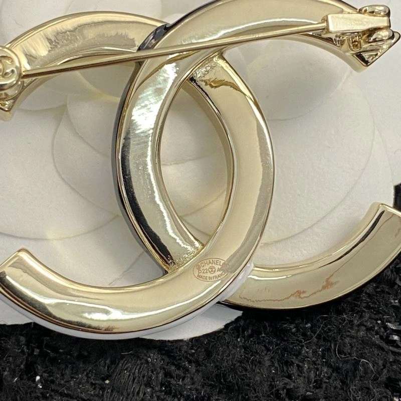 Chanel Brooches Contemporary 230819