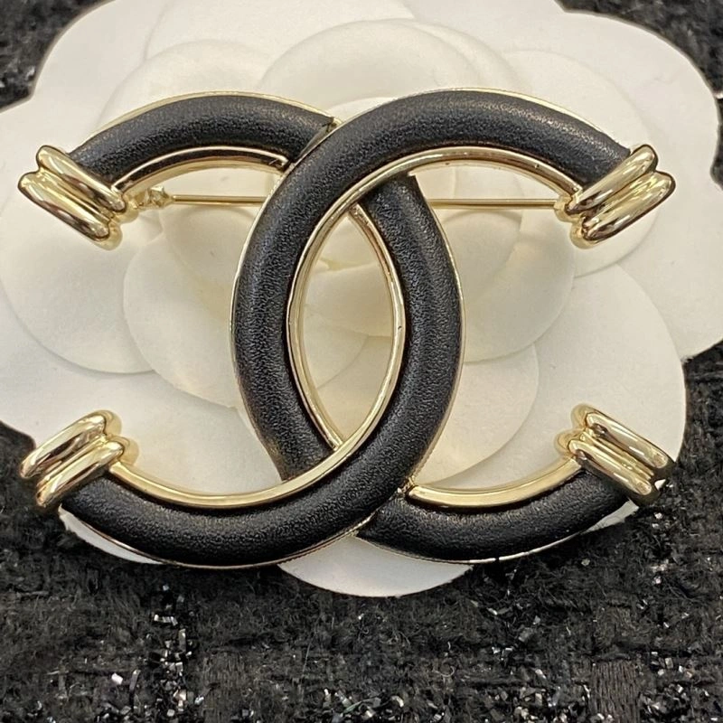 Chanel Brooches Sporty 230806