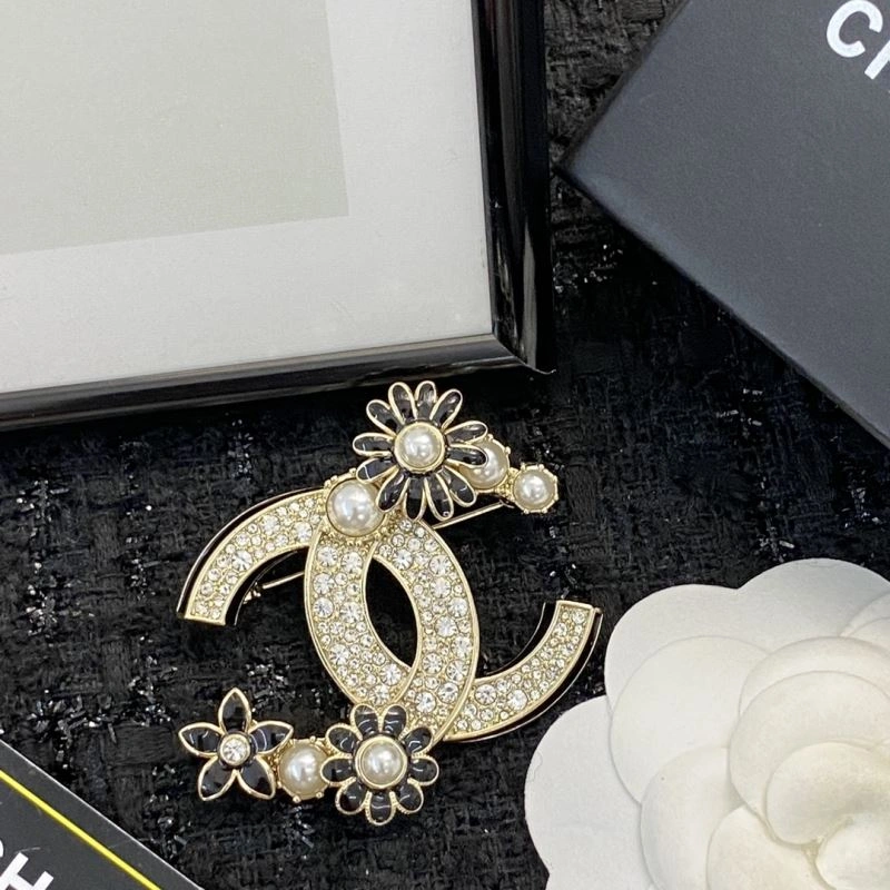 Chanel Brooches TimelessDesign 230851