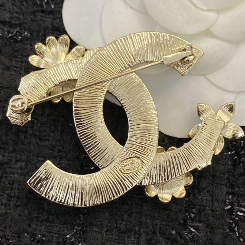 Chanel Brooches TimelessDesign 230851