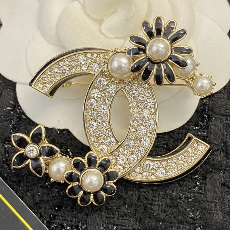 Chanel Brooches TimelessDesign 230851