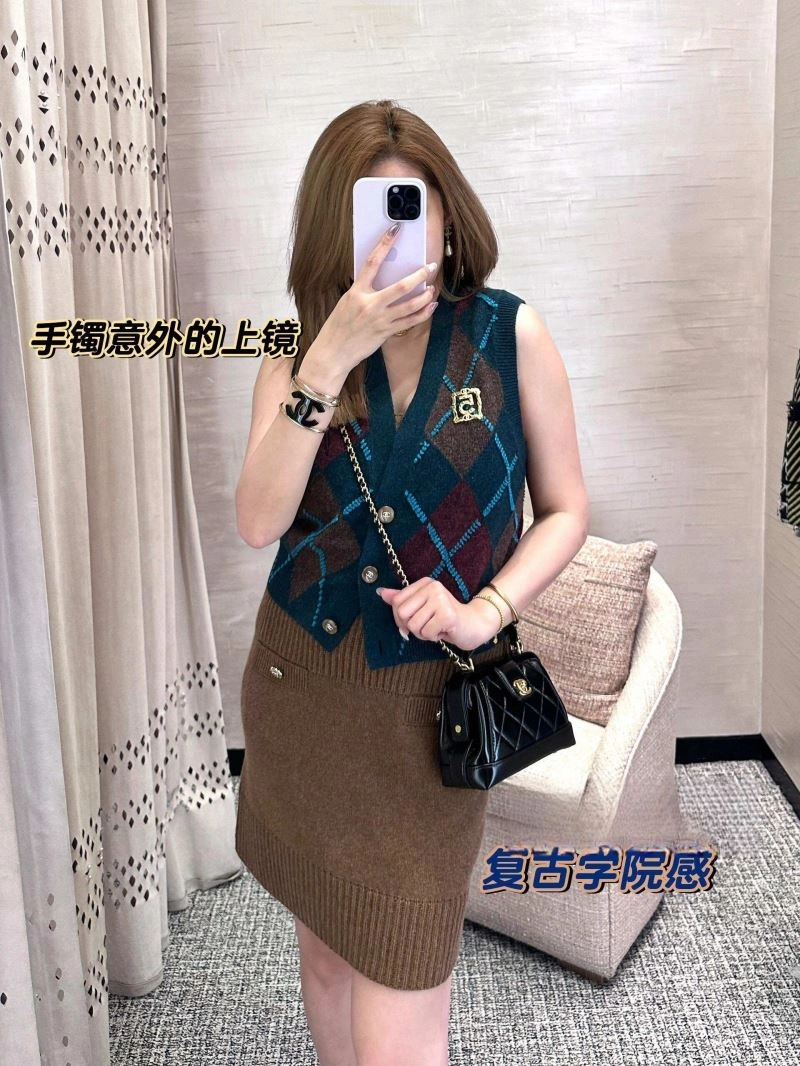 Chanel Brooches Thermal 230816