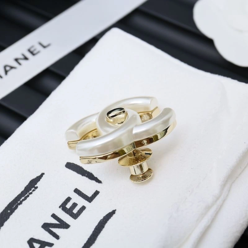 Thermal Chanel Brooches 230823