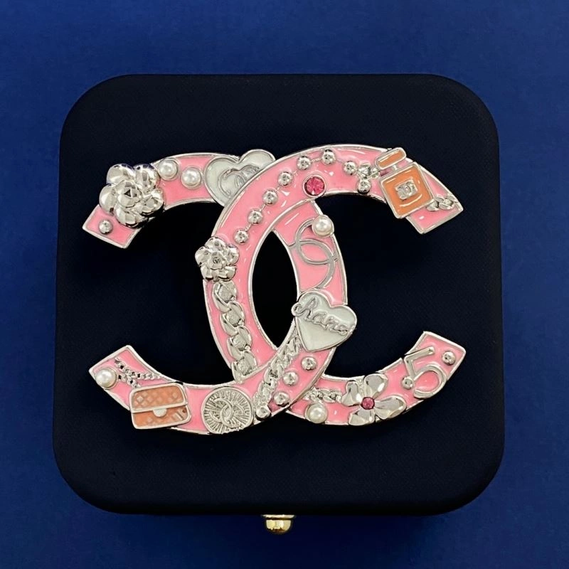 Supportive Chanel Brooches 230812