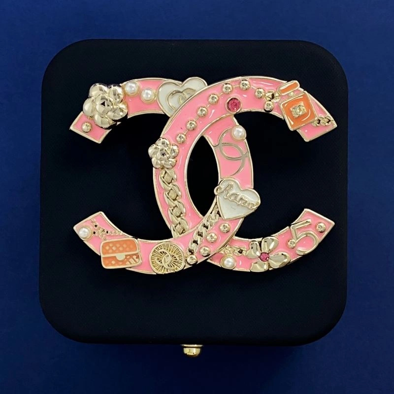 Supportive Chanel Brooches 230812