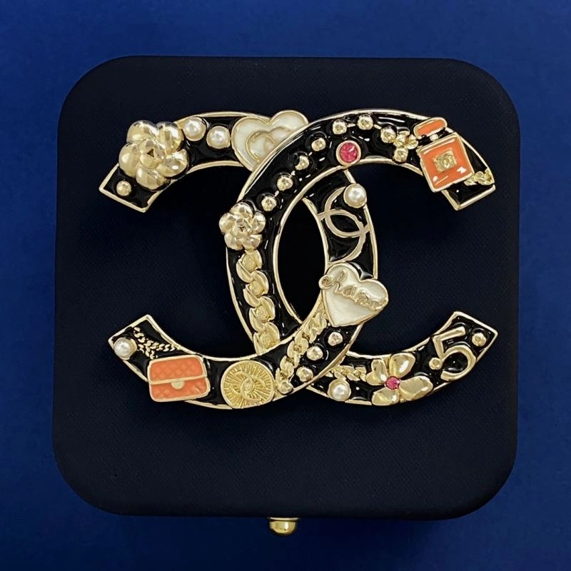 Supportive Chanel Brooches 230812