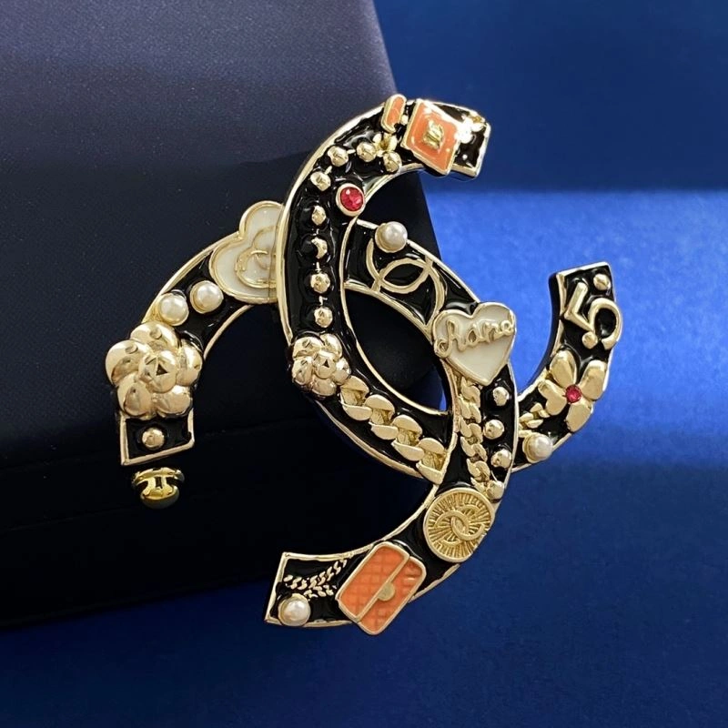 Supportive Chanel Brooches 230812