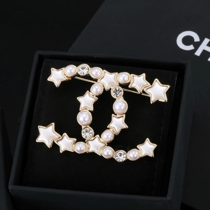 Chanel Brooches Unisex 230829