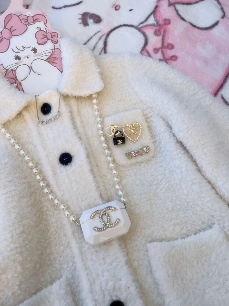 Chanel Brooches Neat 230807