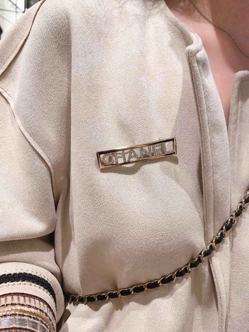 Chanel Brooches FreshLook 230843