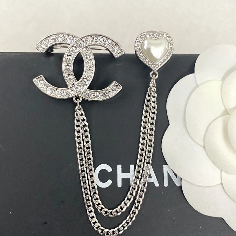 MultiPurpose Chanel Brooches 230805