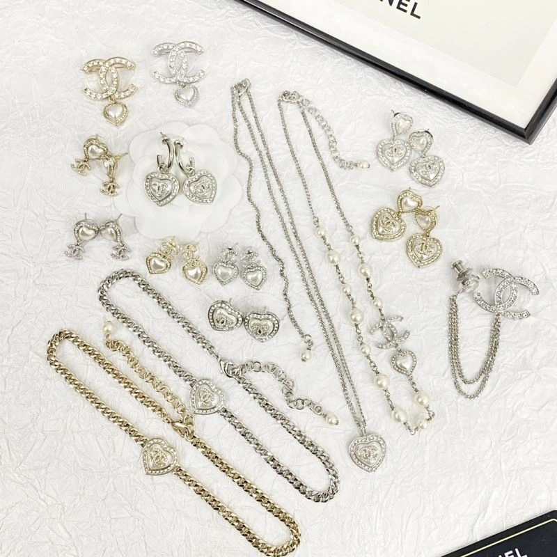 MultiPurpose Chanel Brooches 230805